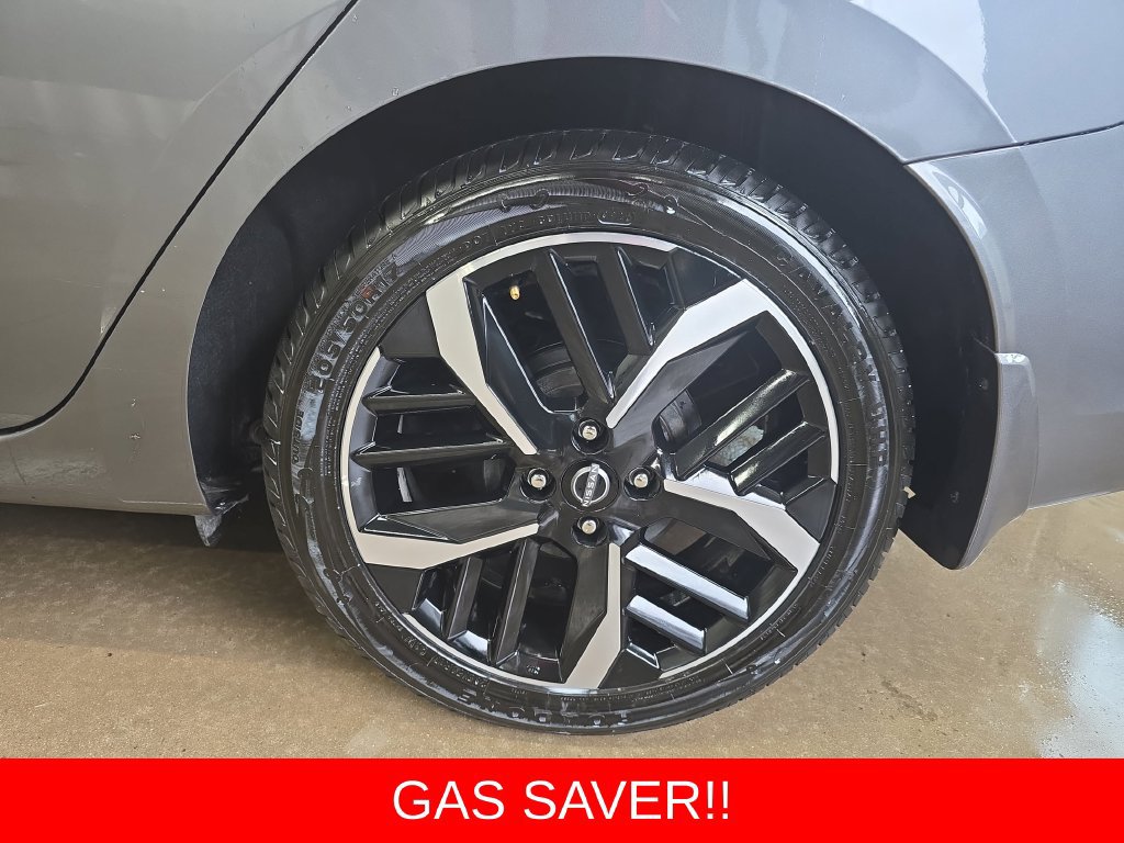 Used 2025 Nissan Versa SR w/ Trunk Package FWD image 33