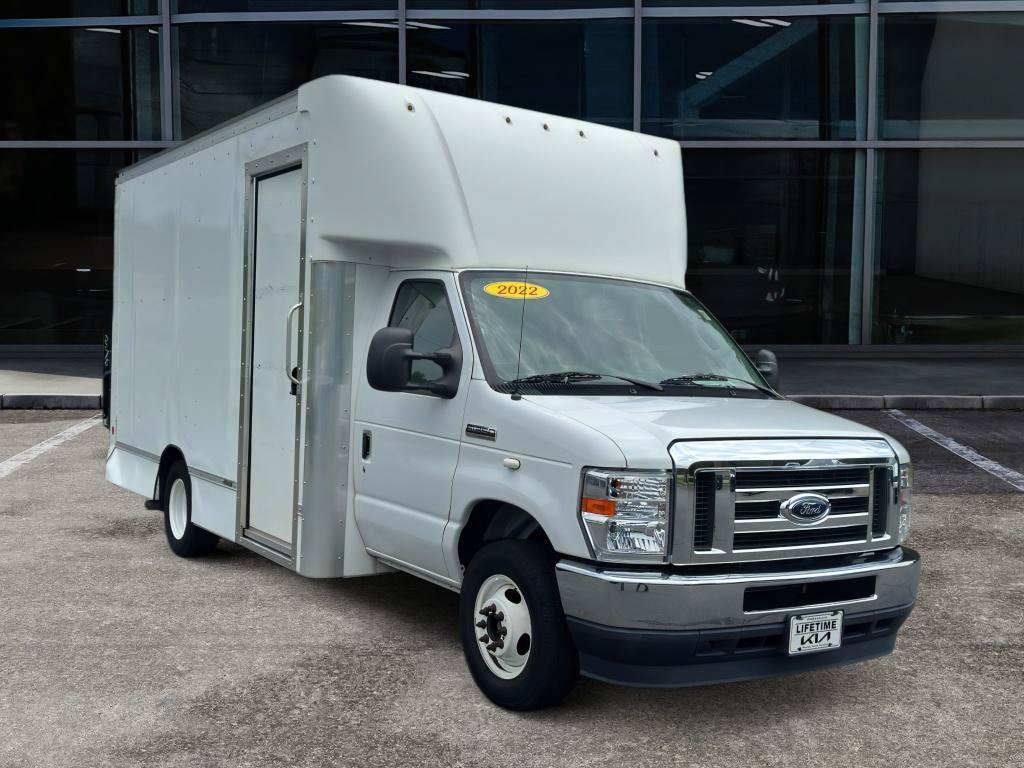 Used 2022 Ford E-350 and Econoline 350 Super Duty w/ Power Windows & Locks Group RWD image 3