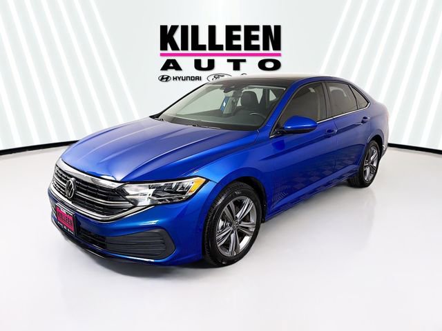 Used 2023 Volkswagen Jetta SE image 3