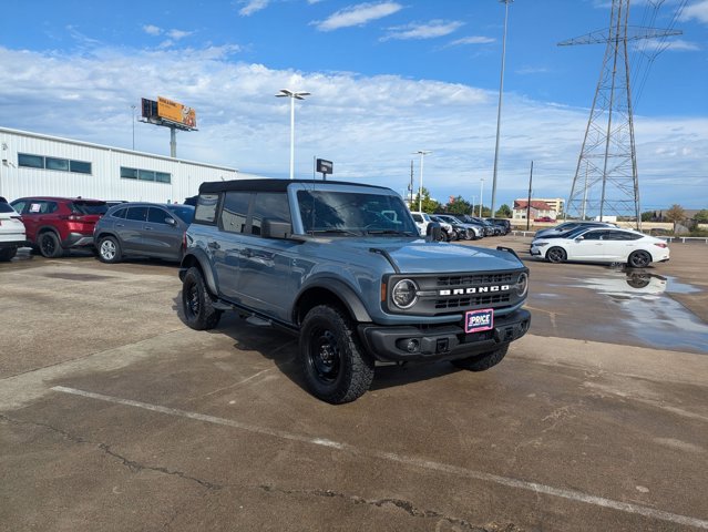 Used 2023 Ford Bronco Black Diamond image 3