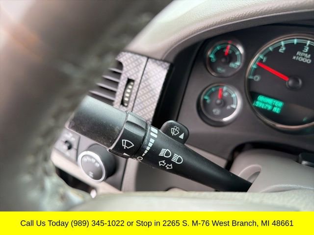 Used 2013 Chevrolet Avalanche LT image 23