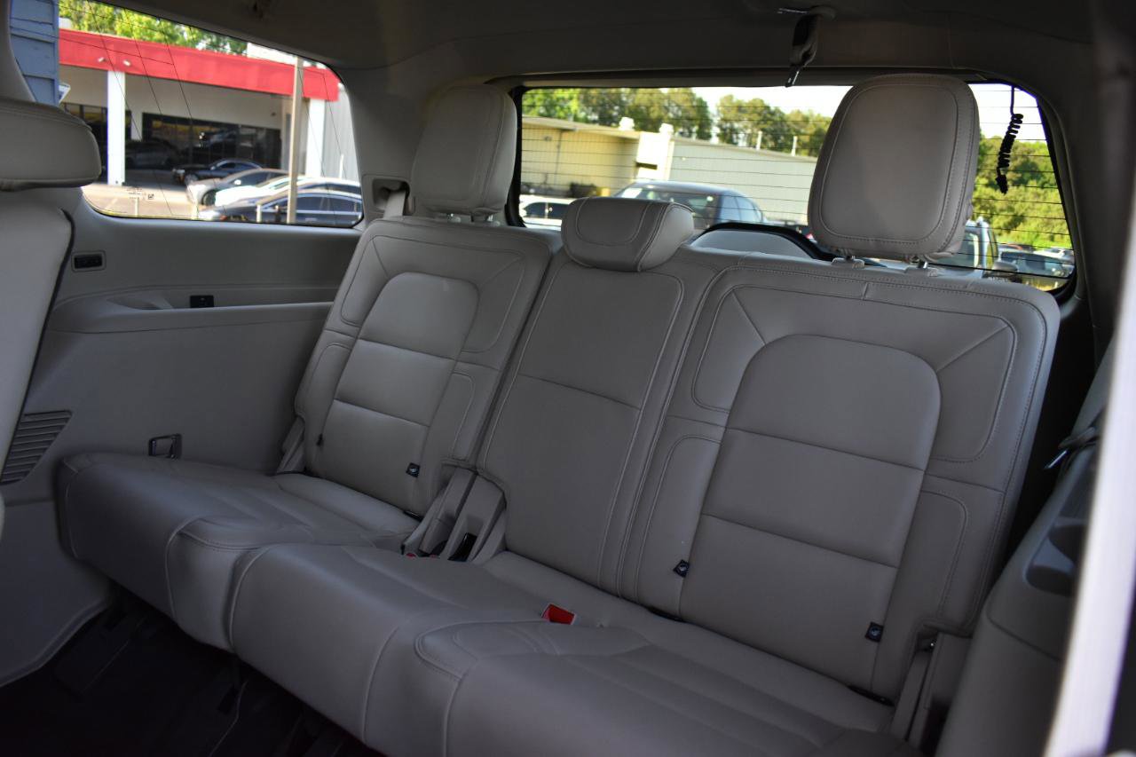 Used 2018 Lincoln Navigator Select RWD image 26