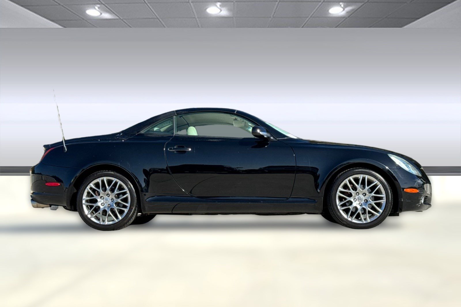 Used 2003 Lexus SC 430 Convertible RWD image 7