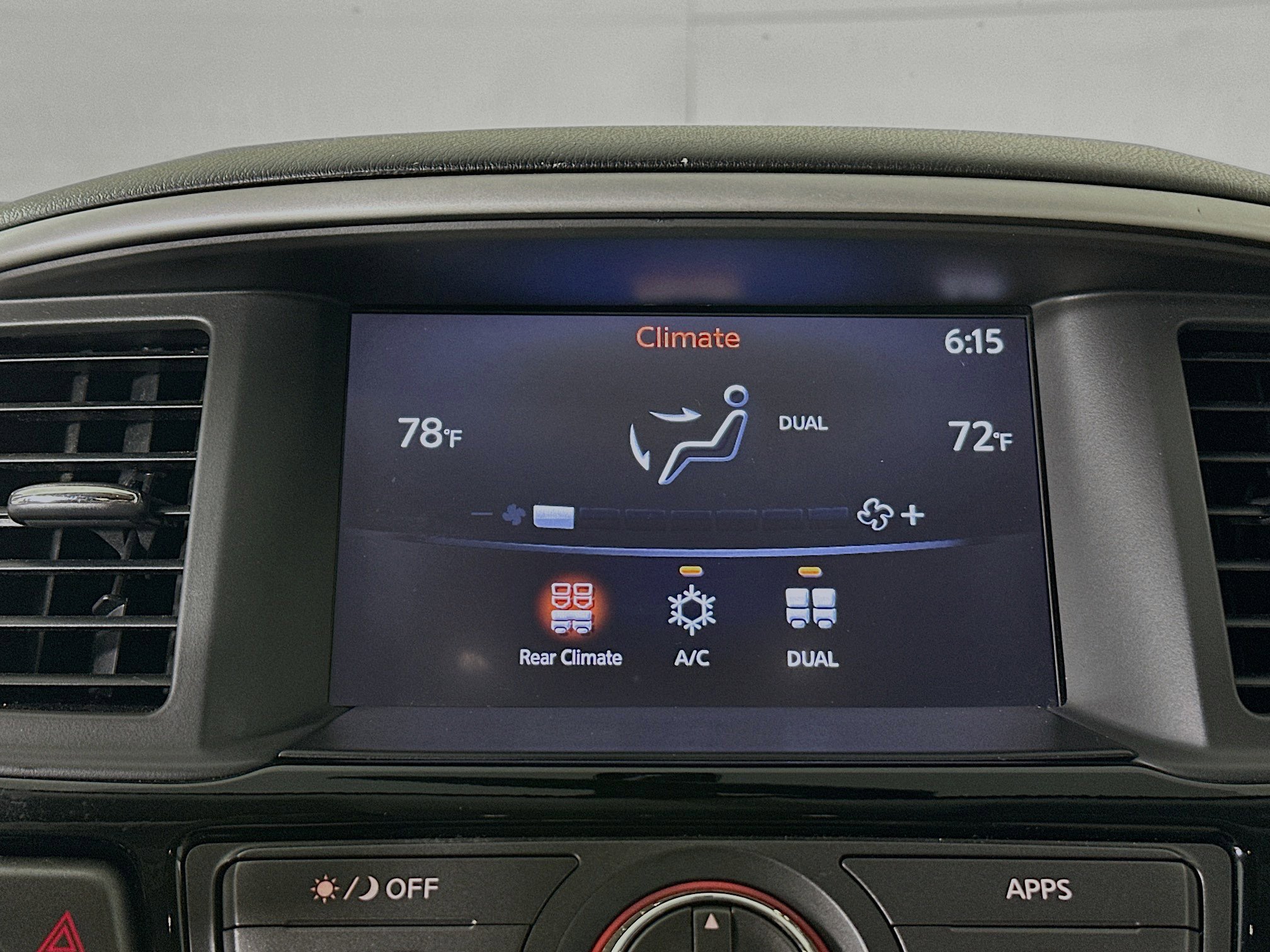 Used 2018 Nissan Pathfinder SV image 22