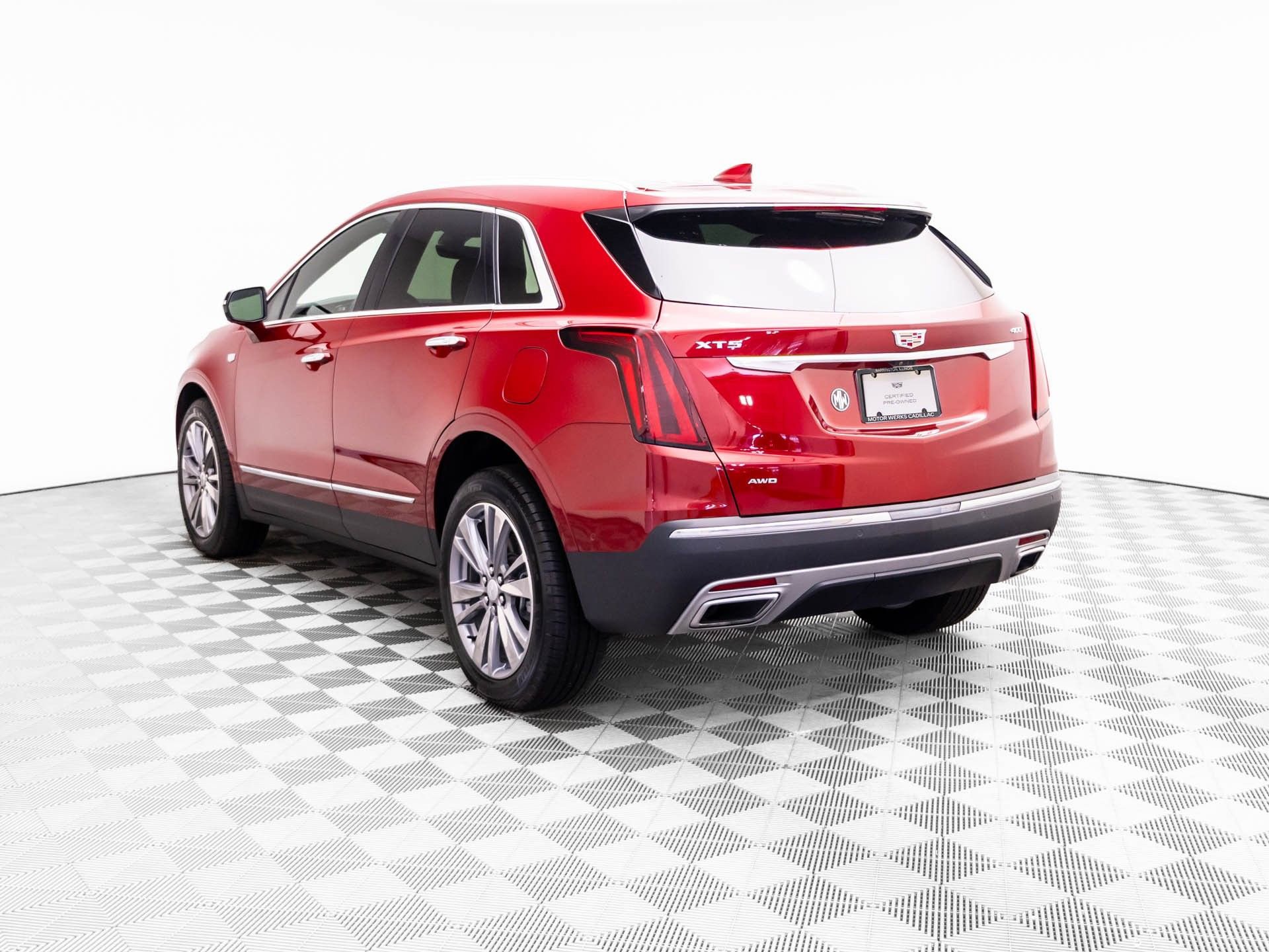 Certified 2025 Cadillac XT5 Premium Luxury w/ Technology Package AWD/4WD image 3