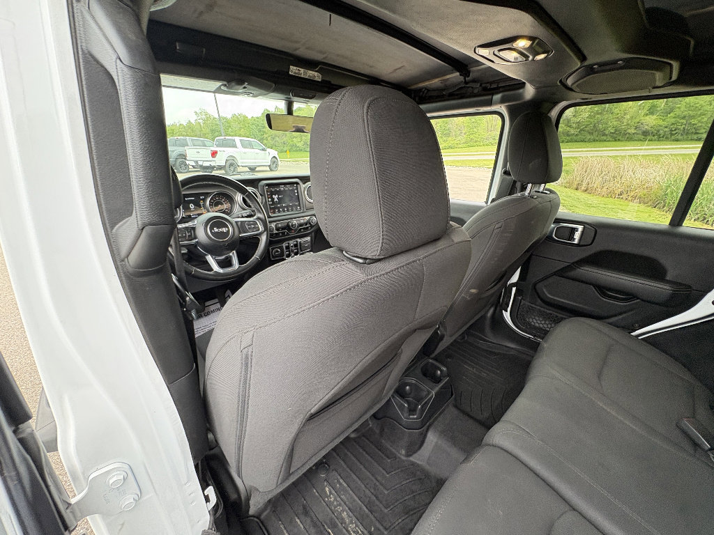 Used 2021 Jeep Wrangler Unlimited Sahara AWD/4WD image 18