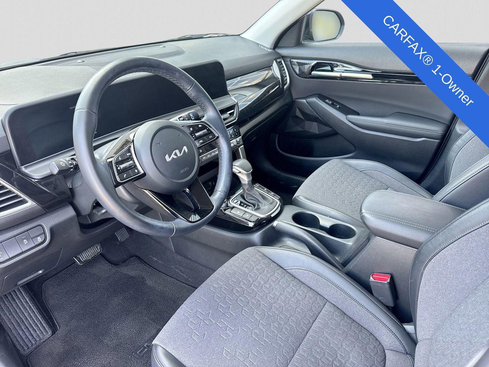 Used 2025 Kia Seltos S AWD/4WD image 2