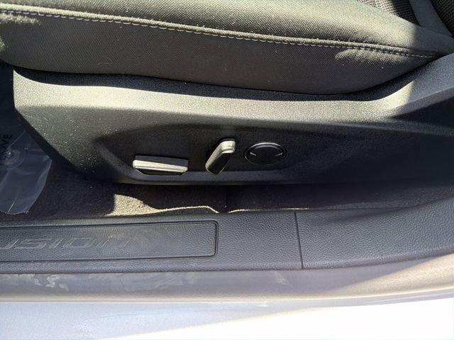Used 2019 Ford Fusion SE FWD image 21