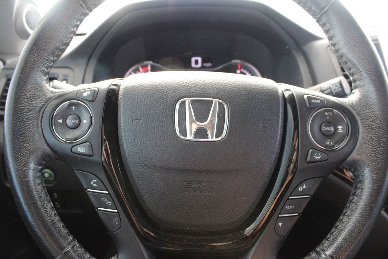 Used 2017 Honda Pilot Touring image 12