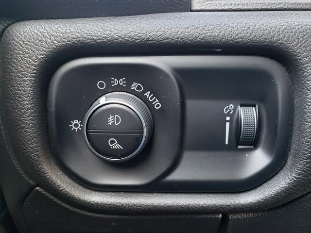 Used 2022 RAM 1500 Big Horn AWD/4WD image 28