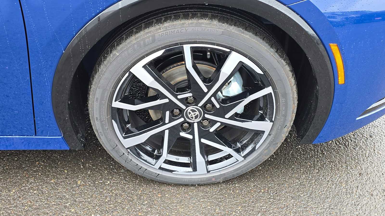 New 2025 Toyota Prius XSE image 9