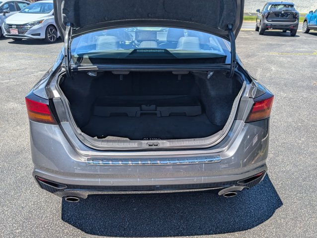 Certified 2023 Nissan Altima 2.5 SR w/ SR Premium Package FWD image 13