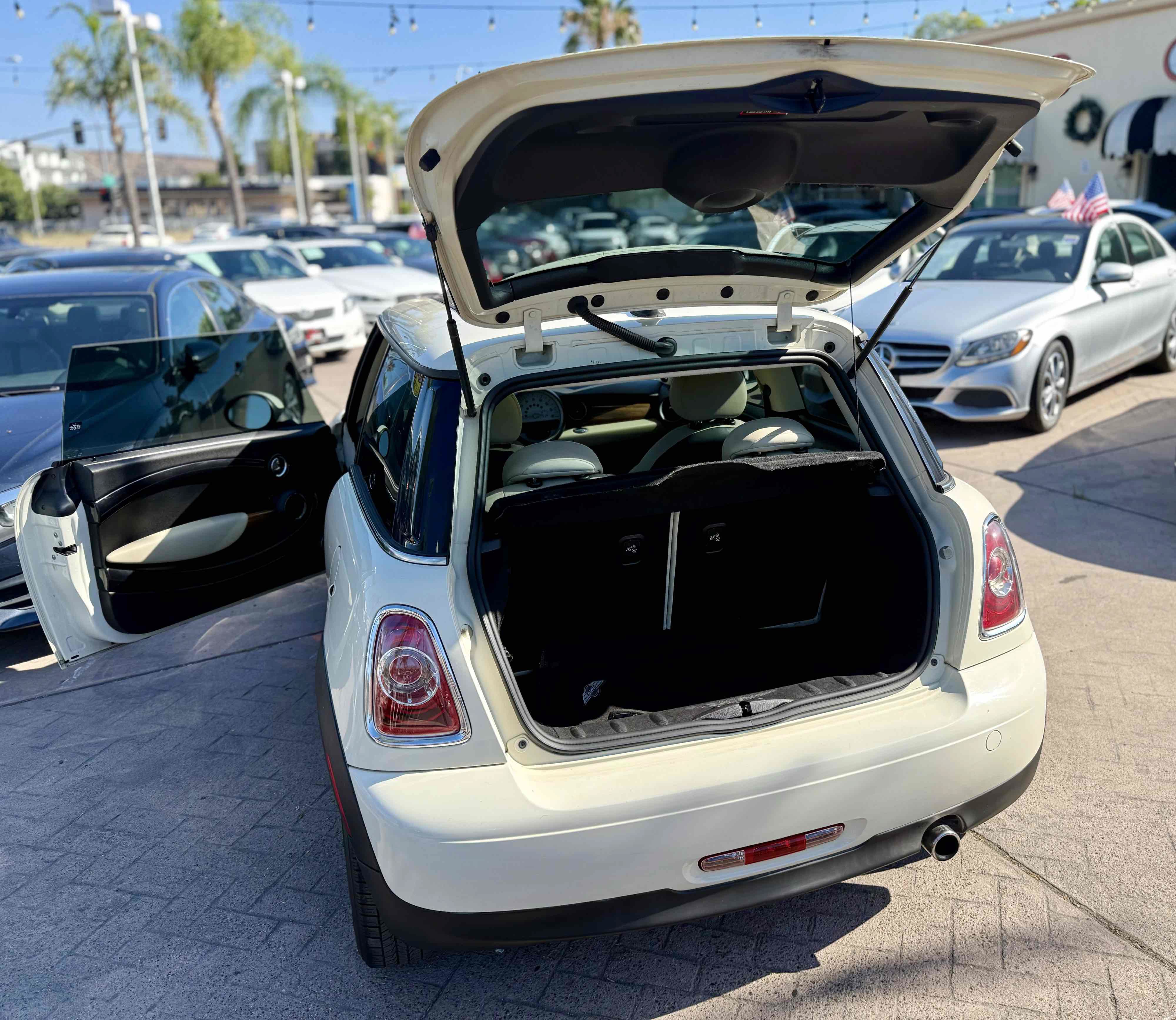 Used 2011 MINI Cooper Hardtop FWD image 10