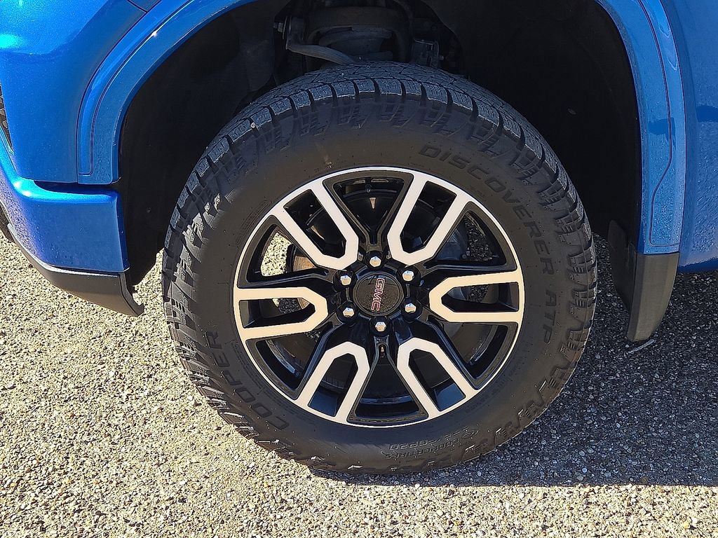 Used 2022 GMC Sierra 1500 AT4 w/ AT4 Premium Package image 11