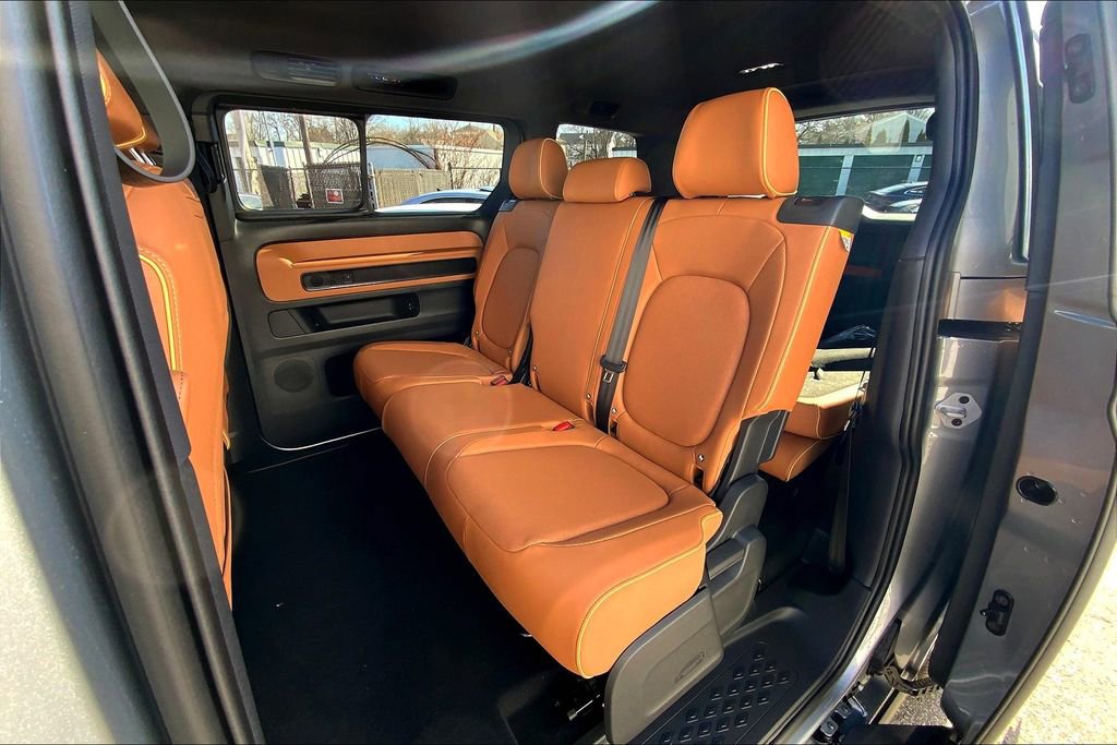 New 2025 Volkswagen ID. Buzz Pro S image 10