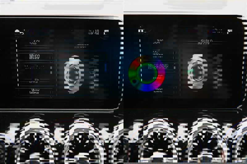 Used 2021 Mercedes-Benz GLA 250 4MATIC w/ Premium Package image 29