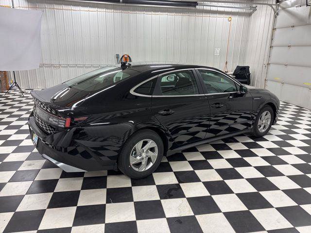 Used 2026 Hyundai Sonata SE FWD image 3