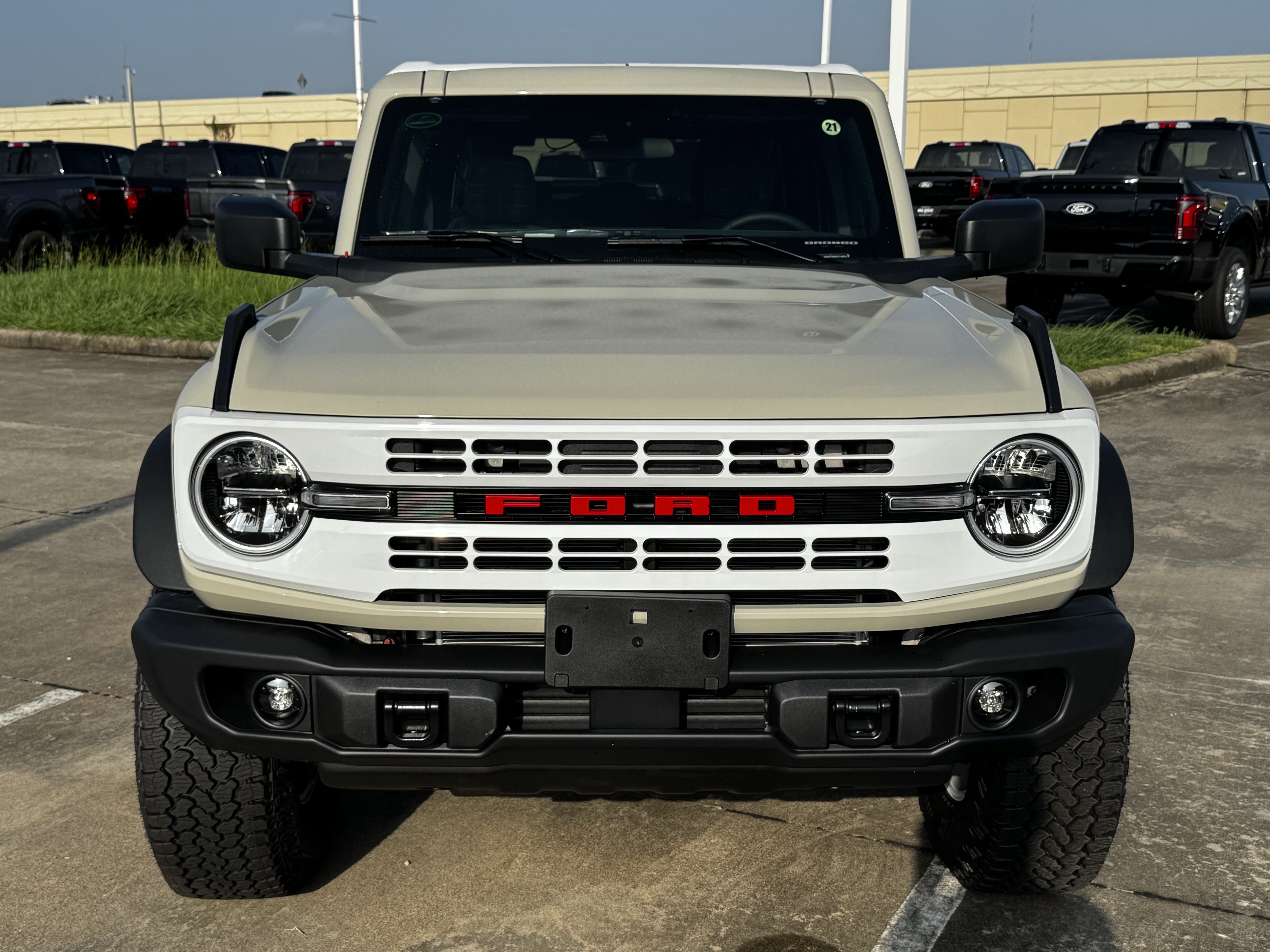 New 2026 Ford Bronco Heritage Edition AWD/4WD image 3