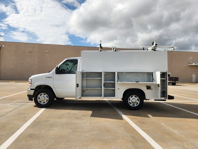 Used 2023 Ford E-350 and Econoline 350 Super Duty w/ Power Windows & Locks Group RWD image 4
