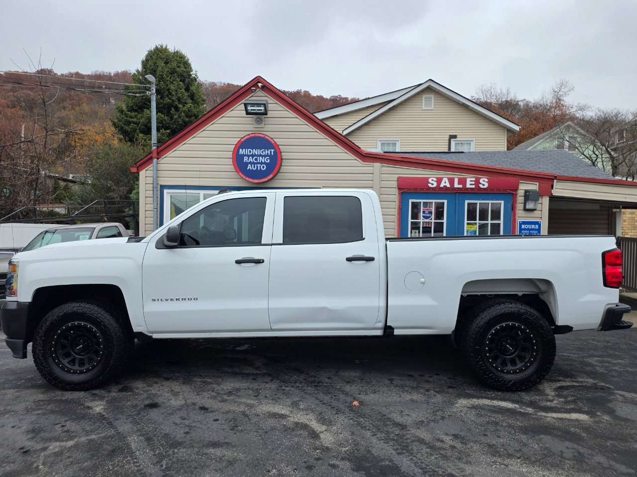 Used 2018 Chevrolet Silverado 1500 W/T w/ Trailering Package image 6