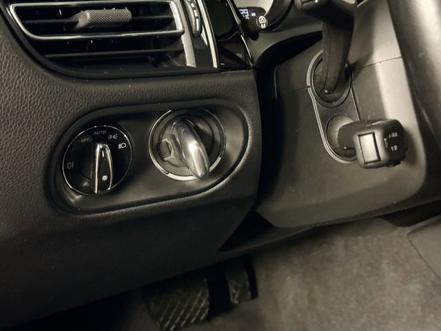 Used 2021 Porsche Macan S image 24