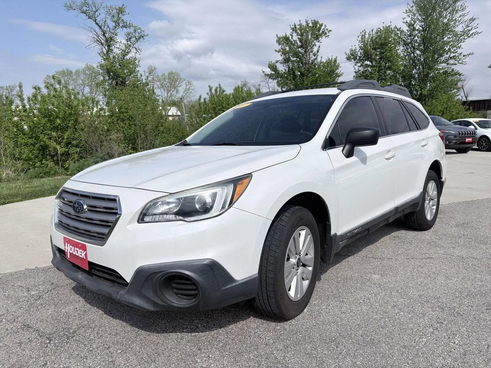 Used 2017 Subaru Outback 2.5i AWD/4WD image 3