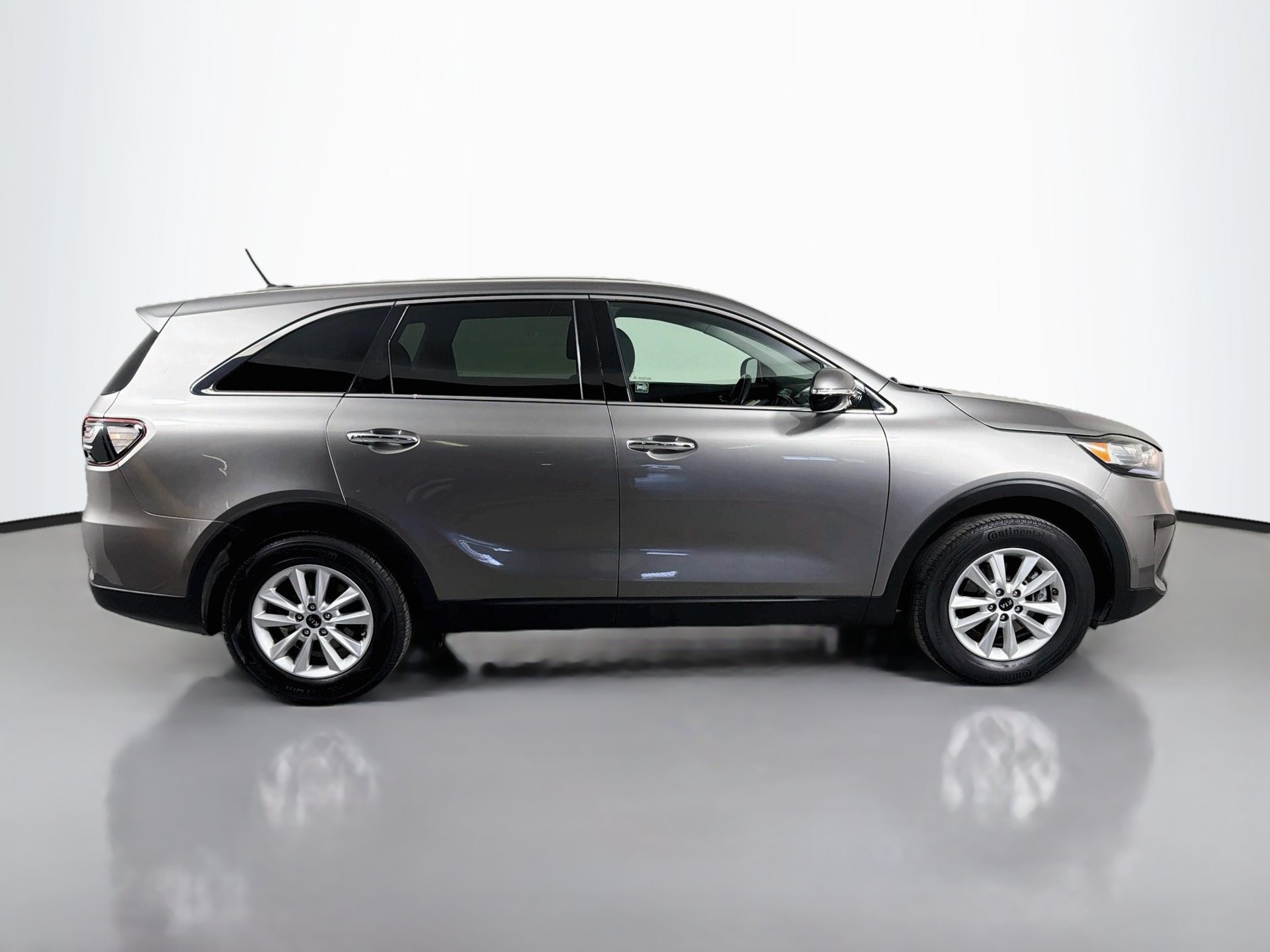 Used 2019 Kia Sorento FWD image 4