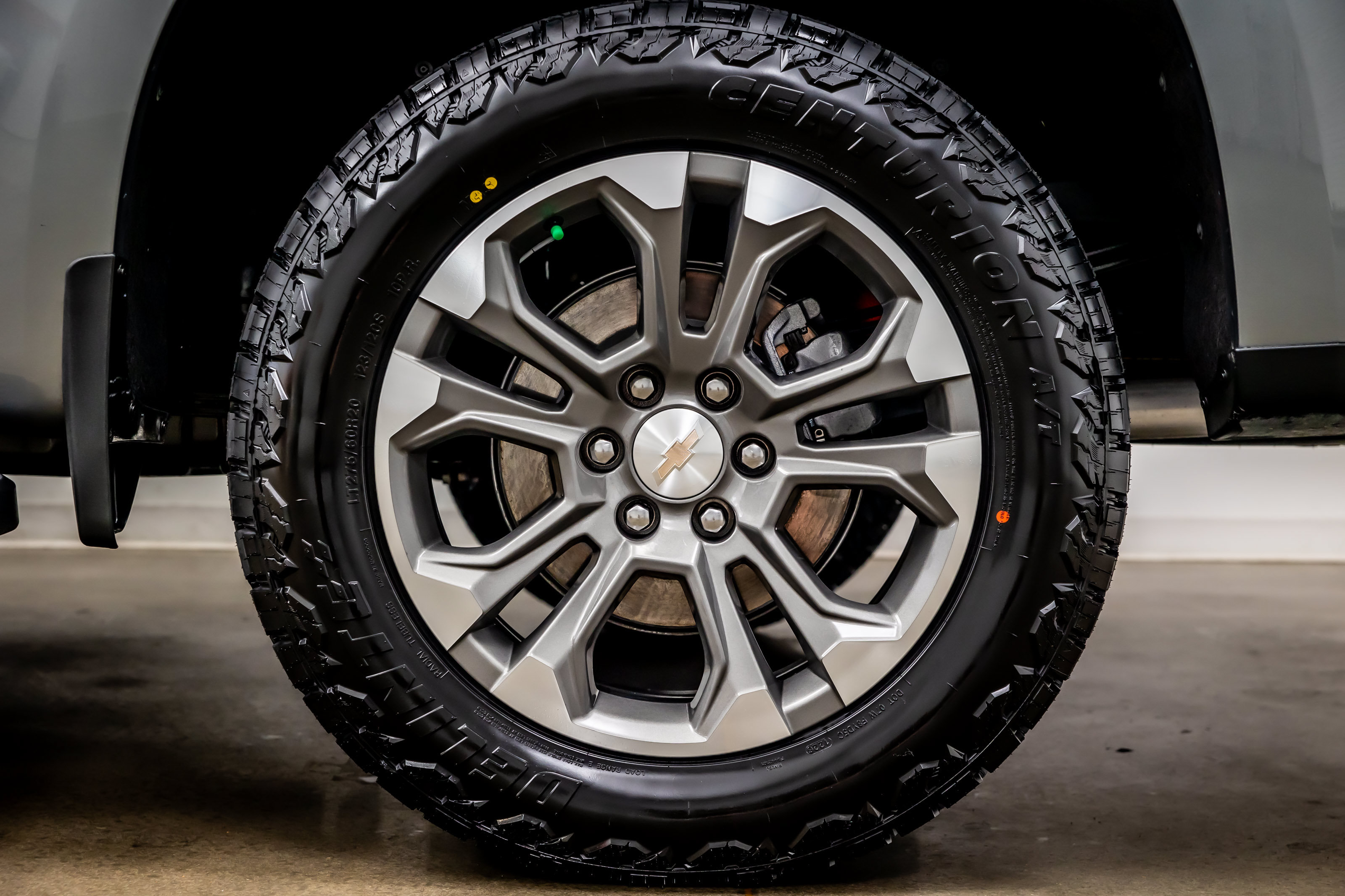 Used 2024 Chevrolet Silverado 1500 High Country w/ Z71 Off-Road Package AWD/4WD image 39