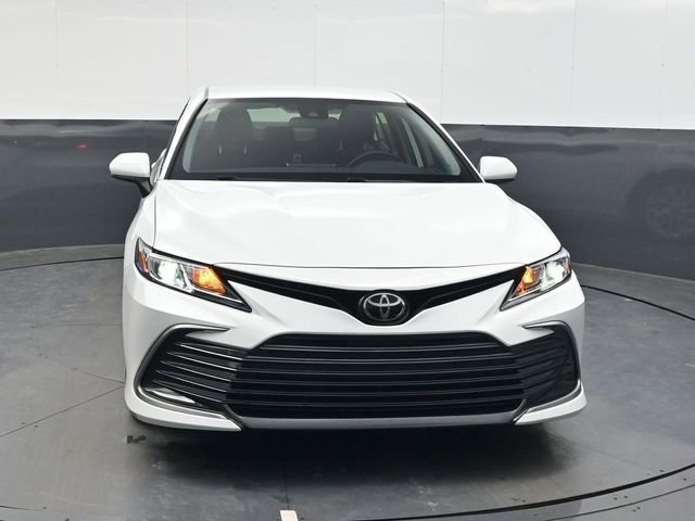 Used 2022 Toyota Camry LE image 9