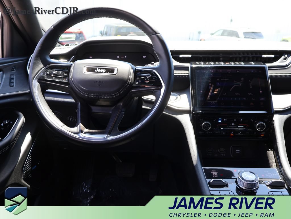 Used 2022 Jeep Grand Cherokee L Overland w/ Luxury Tech Group IV AWD/4WD image 20