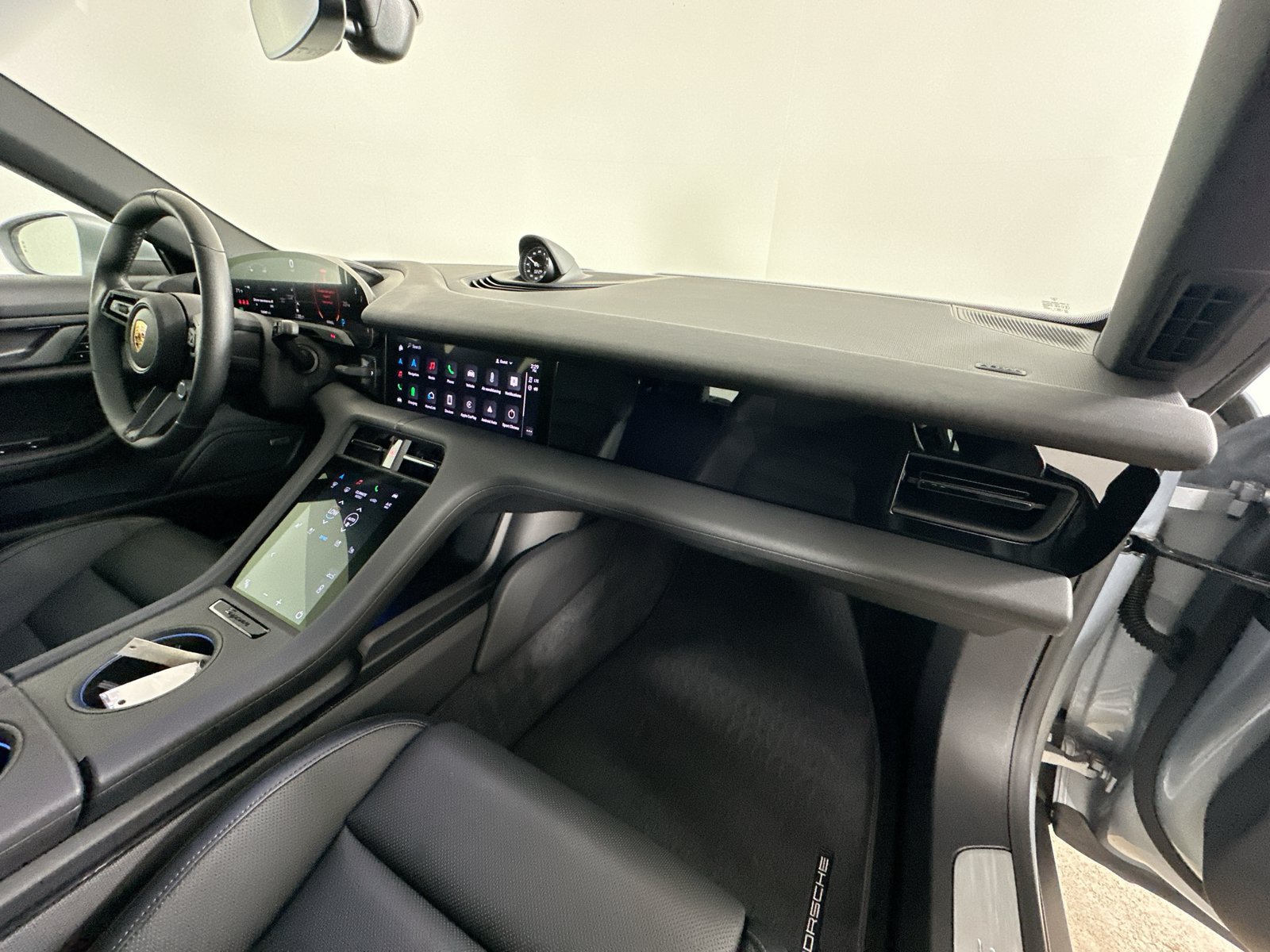 Used 2021 Porsche Taycan 4S w/ Premium Package AWD/4WD image 47