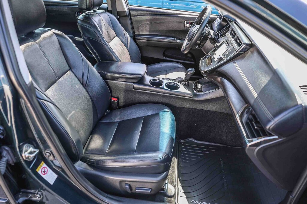 Used 2016 Toyota Avalon XLE Premium FWD image 7