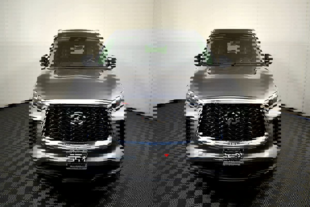 Used 2023 INFINITI QX60 Luxe image 3