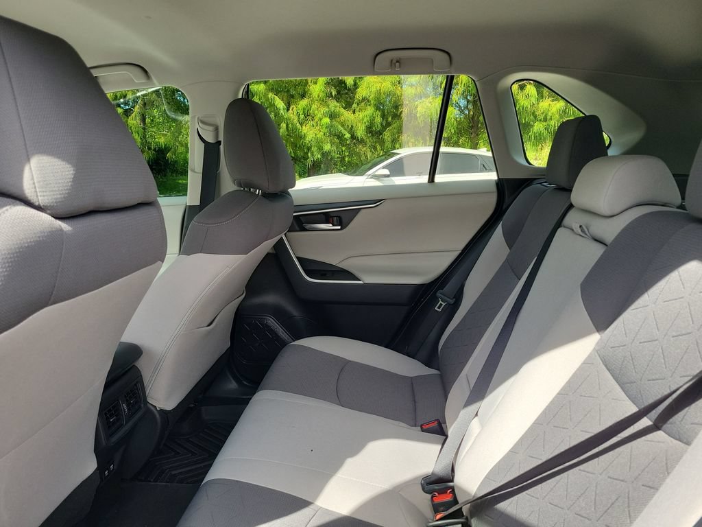Used 2021 Toyota RAV4 XLE FWD image 24