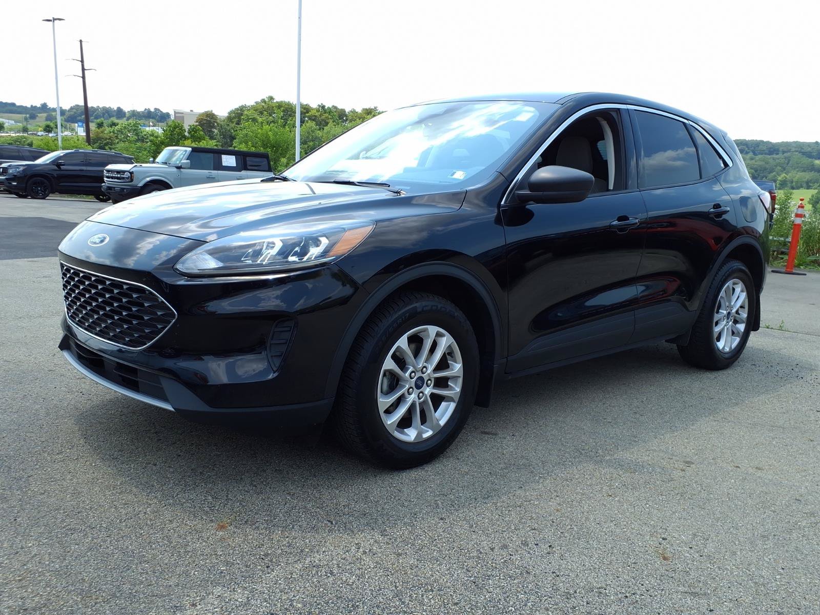 Certified 2022 Ford Escape SE AWD/4WD image 3