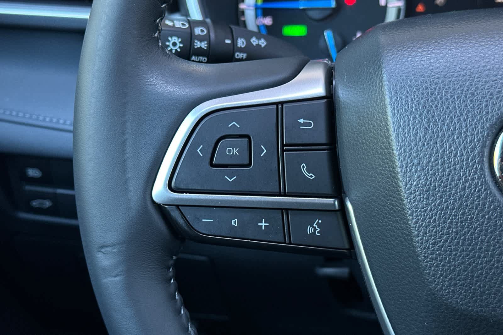 Used 2022 Toyota Highlander XLE AWD/4WD image 27