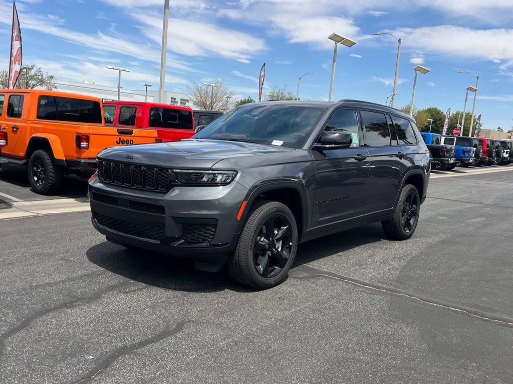 New 2025 Jeep Grand Cherokee L Altitude image 2