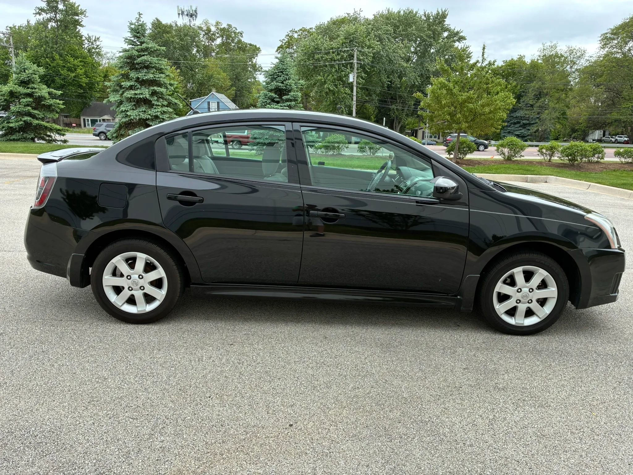 Used 2011 Nissan Sentra 2.0 SR FWD image 4