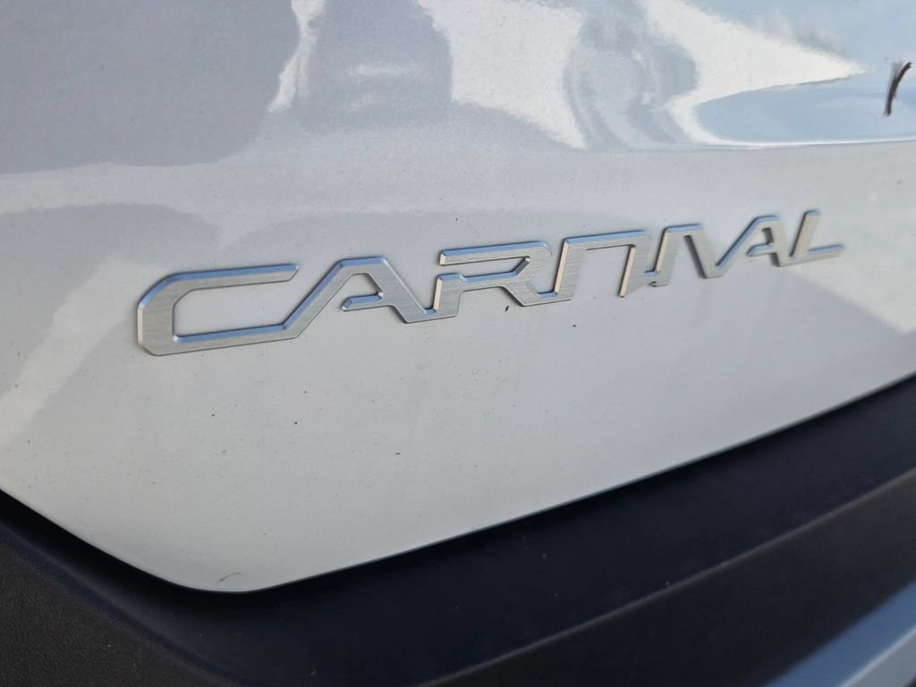 New 2027 Kia Carnival LX FWD image 5