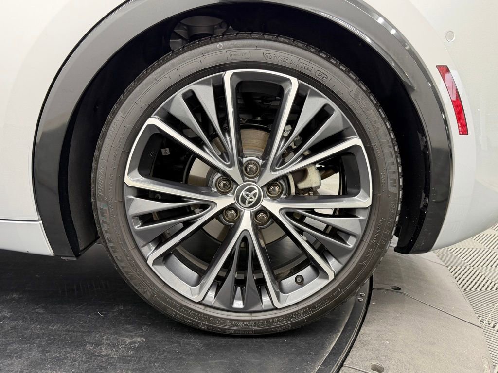 Used 2023 Toyota Prius Limited w/ Limited Premium Package image 15