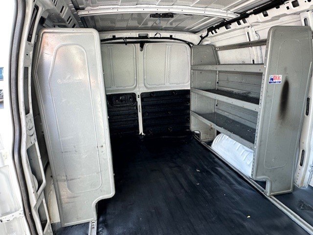 Used 2016 Chevrolet Express 2500 RWD image 19