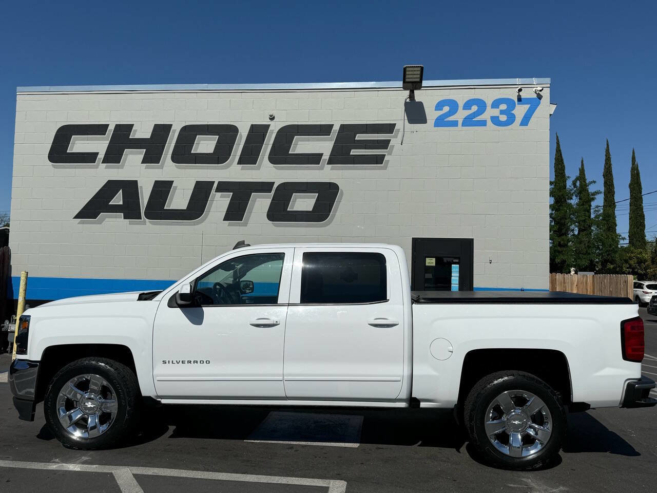 Used 2018 Chevrolet Silverado 1500 LT w/ LT Eassist Package image 26