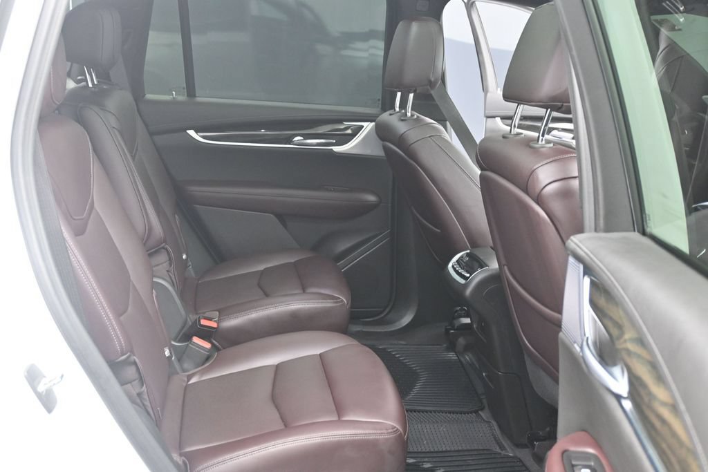 Certified 2024 Cadillac XT6 Premium Luxury AWD/4WD image 12