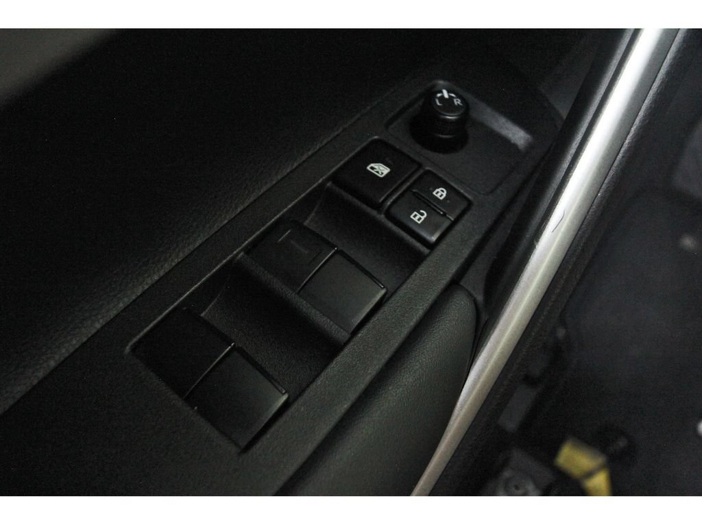 Used 2026 Toyota Corolla Cross L FWD image 22