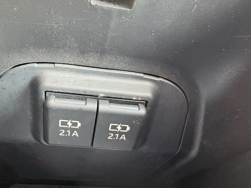 Used 2020 Toyota RAV4 XLE w/ Convenience Package FWD image 23