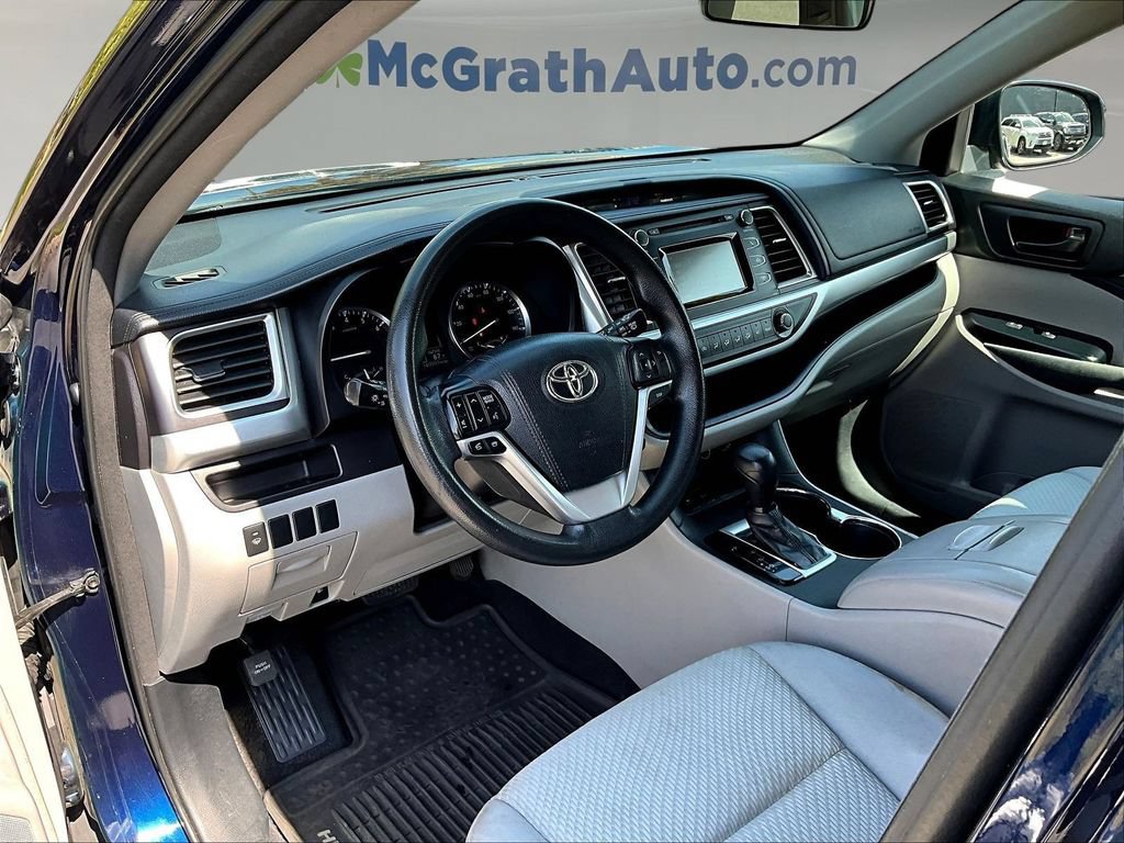 Used 2015 Toyota Highlander LE FWD image 19