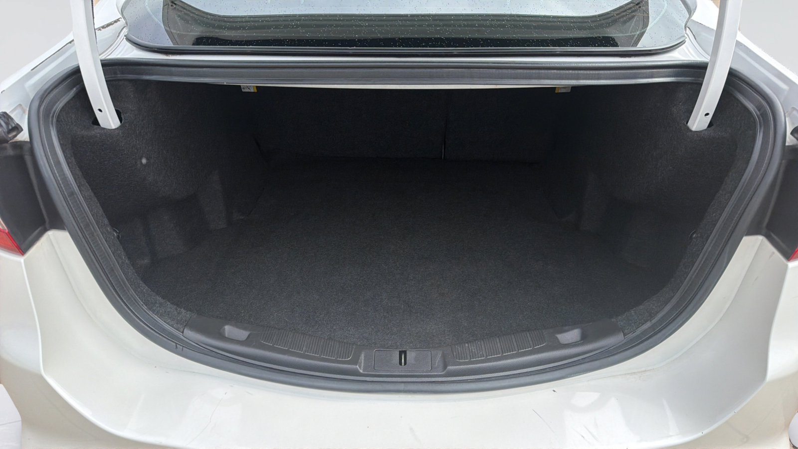 Used 2014 Ford Fusion SE w/ Equipment Group 202A FWD image 23