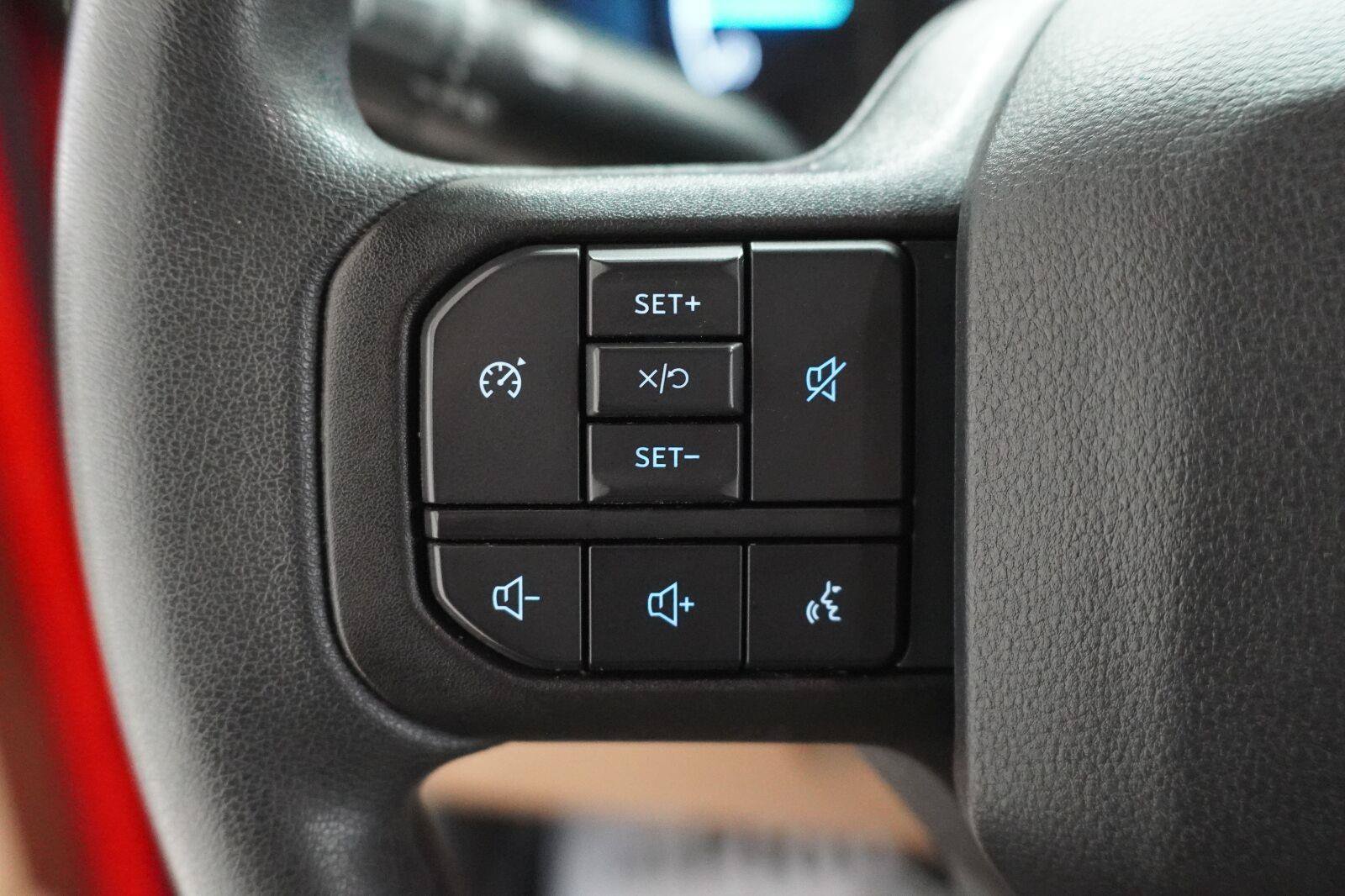 Used 2023 Ford F350 XLT AWD/4WD image 8