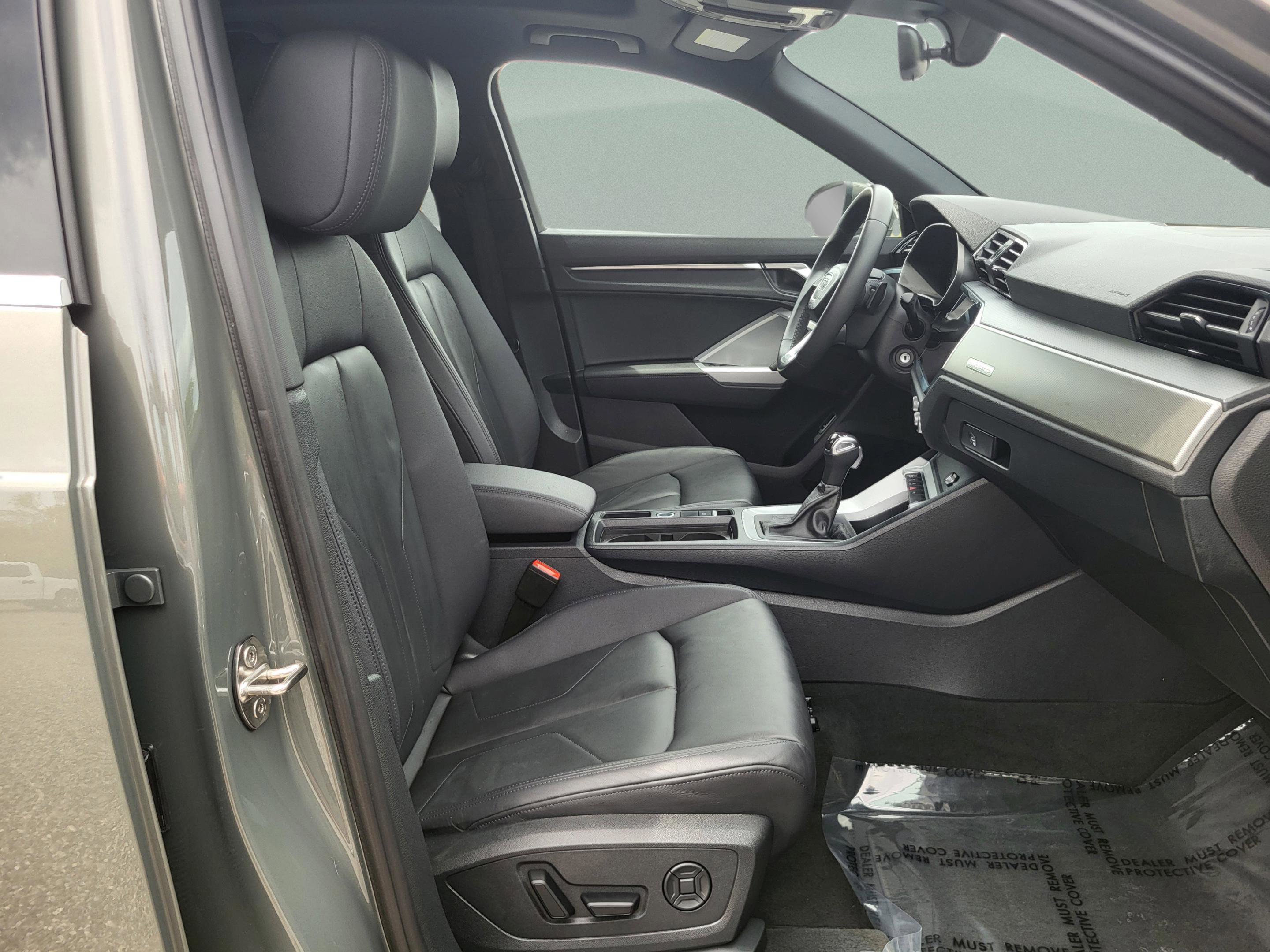 Used 2025 Audi Q3 2.0T Premium image 48