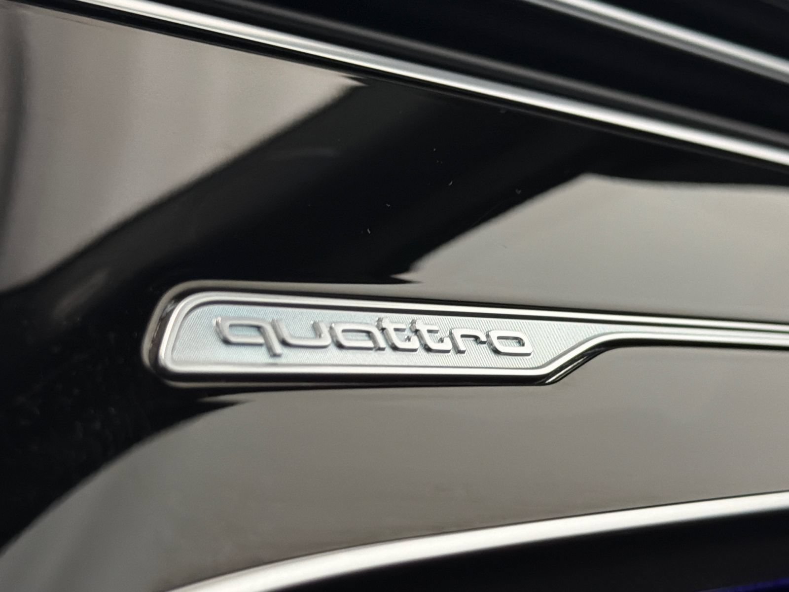 Used 2024 Audi SQ7 Premium Plus w/ Carbon Package AWD/4WD image 33